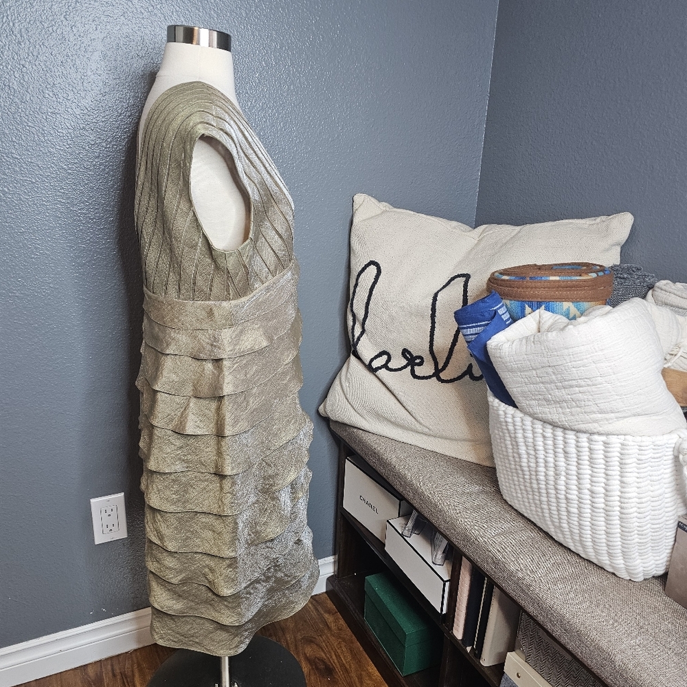 Adrianna Papell gold ruffled party dress size 14 - Picture 2 of 5